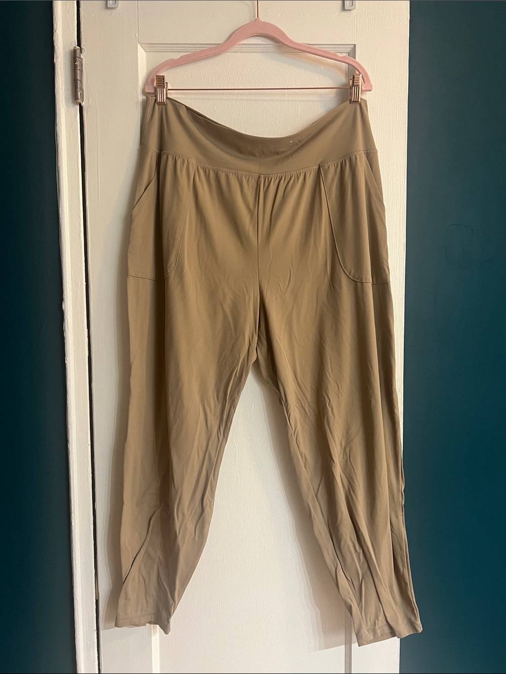 Old Navy High-Rise Joggers in Tan